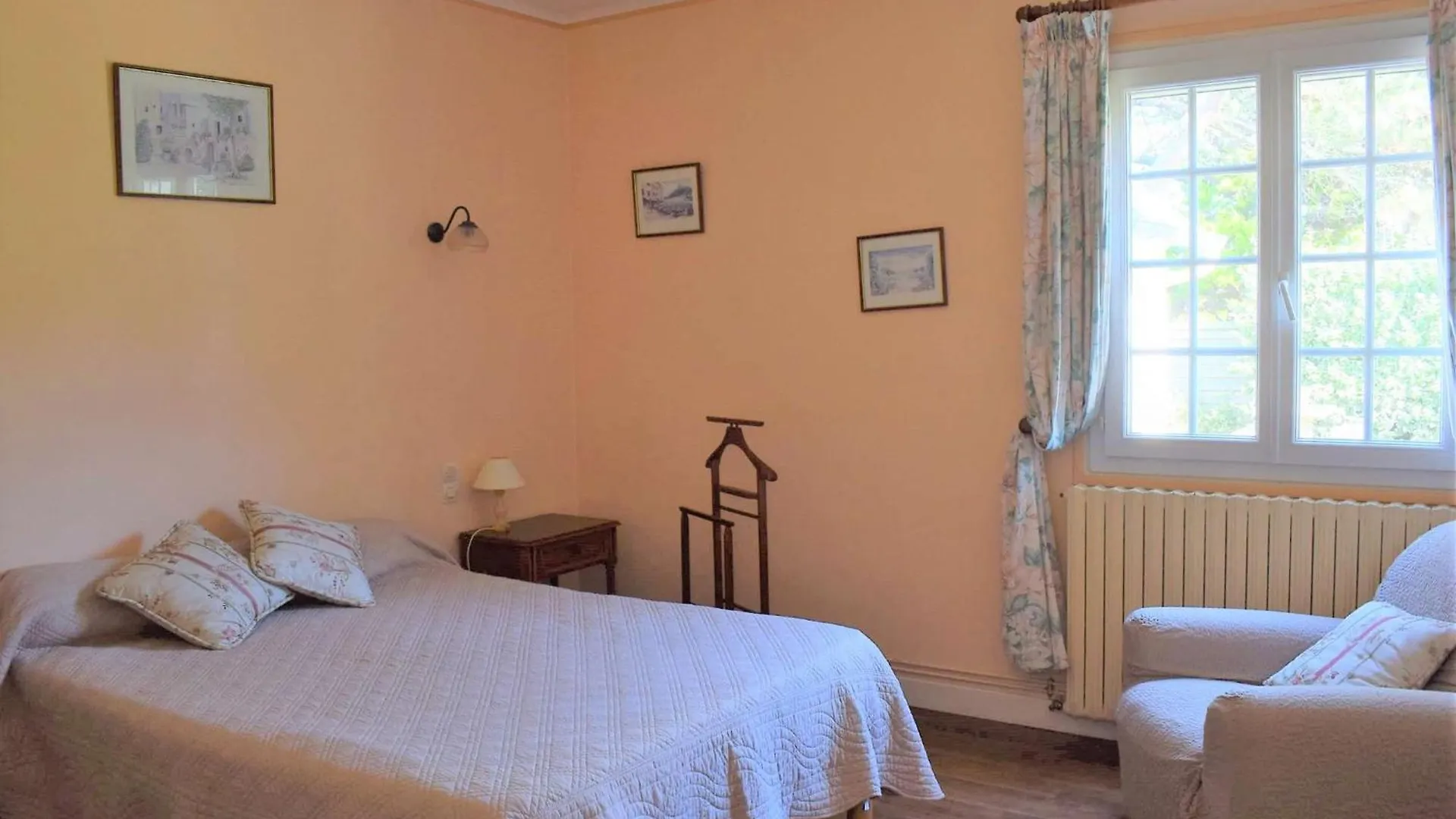 Villa Grande Maison Familiale A 50M De La Mer Avec Jardin A Tregastel - Ref 77